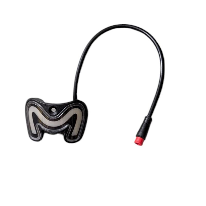 14076 - M-logo med lys - Momas M16 display.jpg