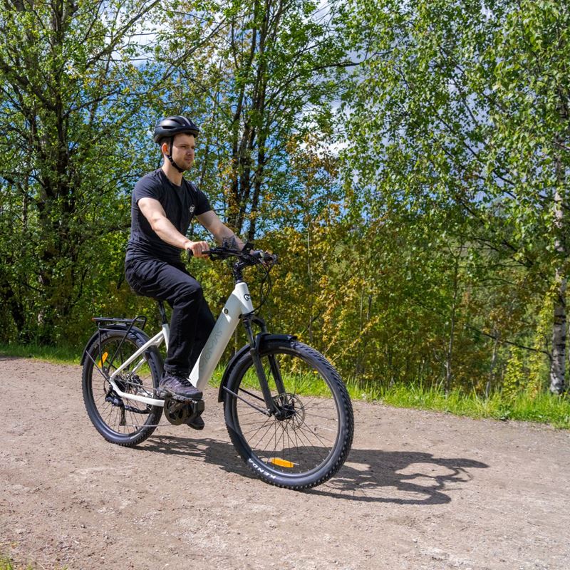 Momas Balance+ SUV 2026 - Hvit - S (630Wh EN50604 batteri, Digiwise display)